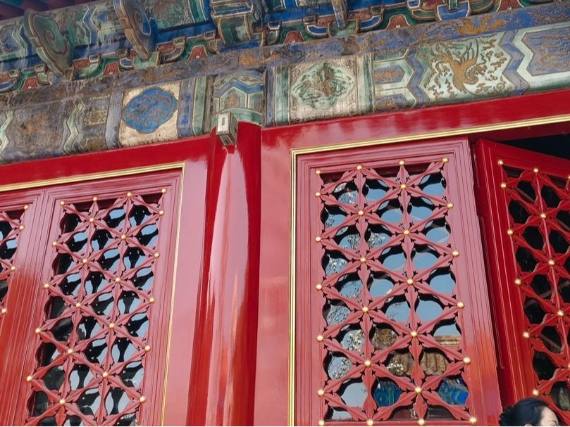飞郑州航班因暴雨备降运城滞留一夜，有旅客花300元乘顺风车返郑，深圳航空：终止行程会给200元交通补助，全程跟从不再赔付